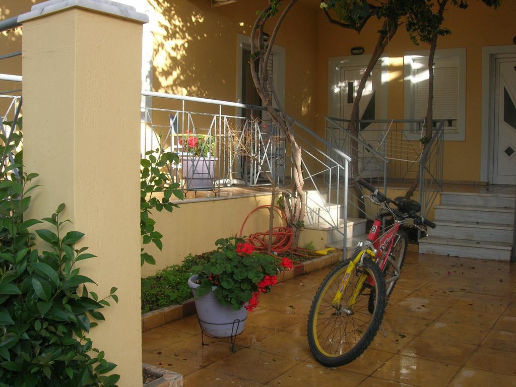Giorgos Apartments Palaiochora Zewnętrze zdjęcie
