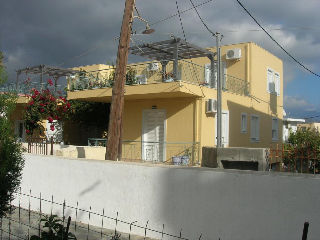 Giorgos Apartments Palaiochora Zewnętrze zdjęcie